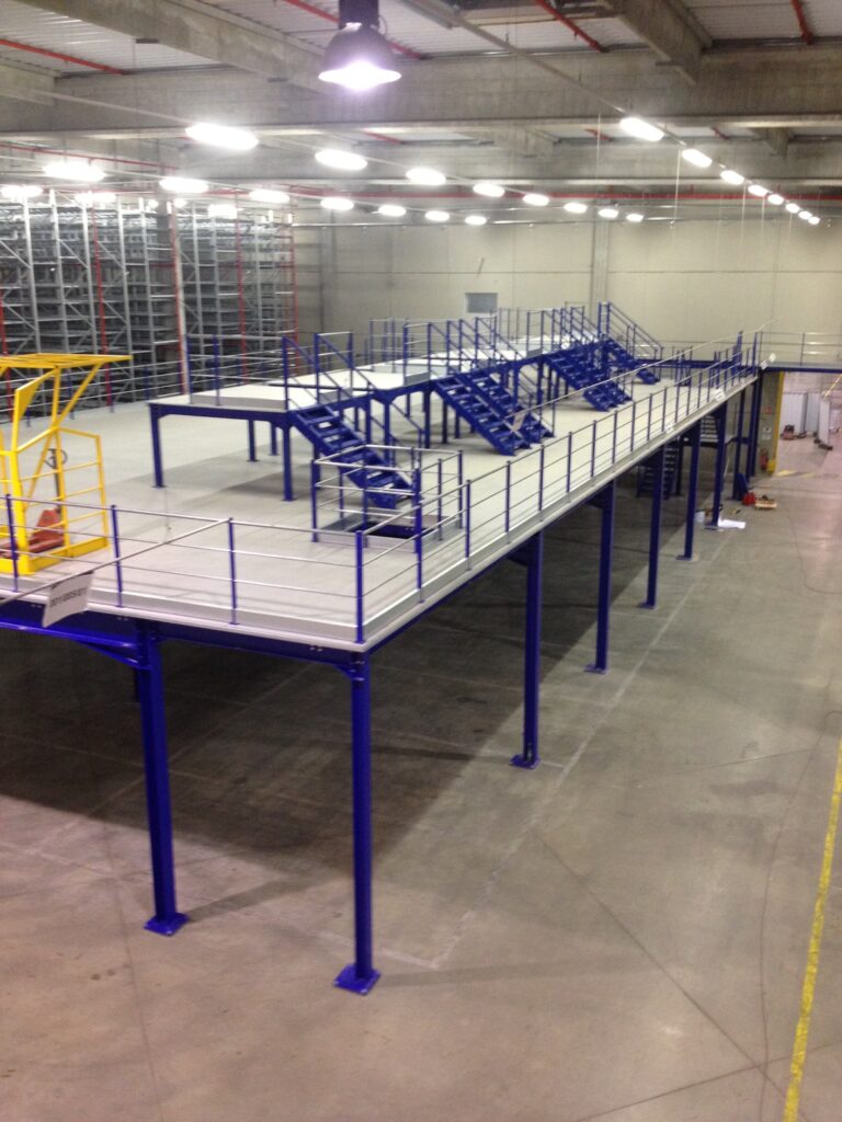 Mezzanine modulaire autoportante